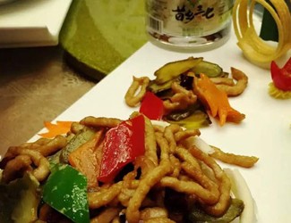 來(lái)份兒“苦肉計(jì)”？——鮮三七炒肉