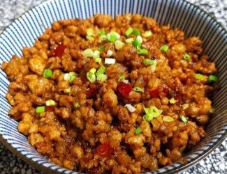 如果冰箱里只有一樣?xùn)|西，只能是它——萬(wàn)能的三七肉臊子