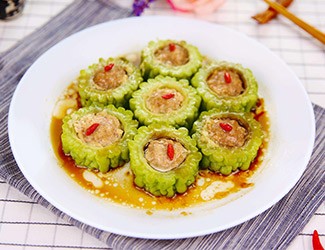 三七怎么吃：三七粉三七花苦瓜釀肉，原來(lái)苦也是種美味